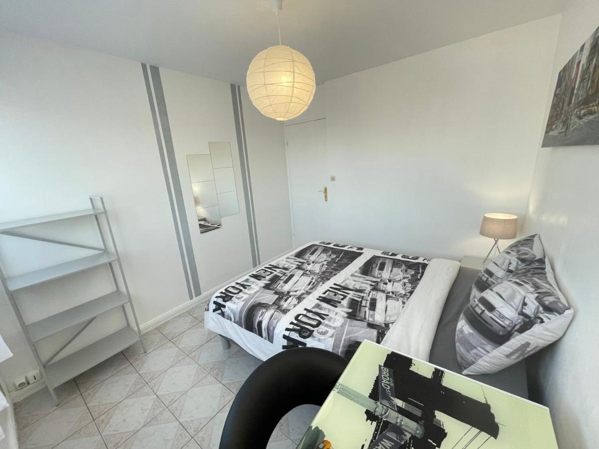 Chambre Privee En Colocation Dans Un Appartement Au Centre De Rillieux La Pape Ngoại thất bức ảnh