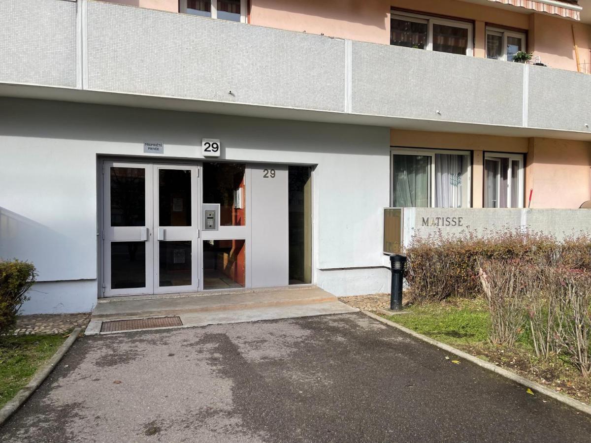 Chambre Privee En Colocation Dans Un Appartement Au Centre De Rillieux La Pape Ngoại thất bức ảnh
